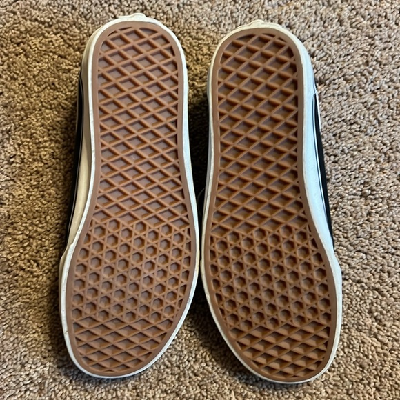 Black vans in size 8 - Picture 2 of 3